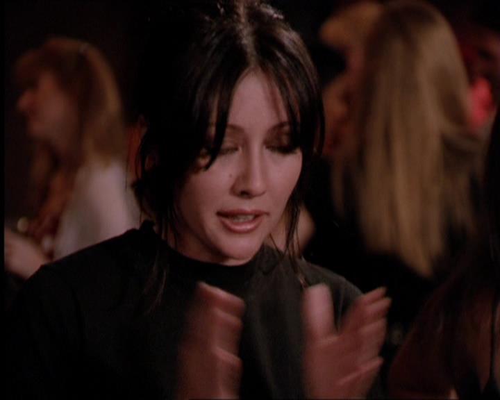 Charmed-Online_dot_net-2x05TheDevilsMusic1663.jpg