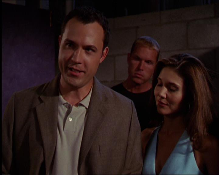 Charmed-Online_dot_net-2x05TheDevilsMusic1739.jpg