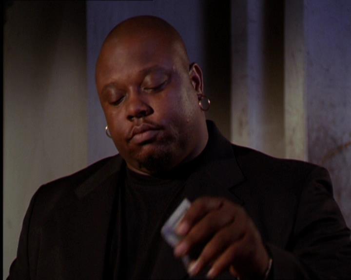 Charmed-Online_dot_net-2x05TheDevilsMusic1743.jpg