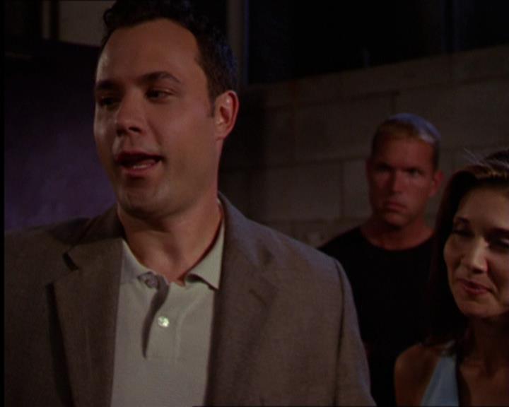 Charmed-Online_dot_net-2x05TheDevilsMusic1747.jpg