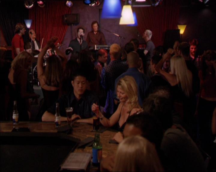 Charmed-Online_dot_net-2x05TheDevilsMusic1768.jpg