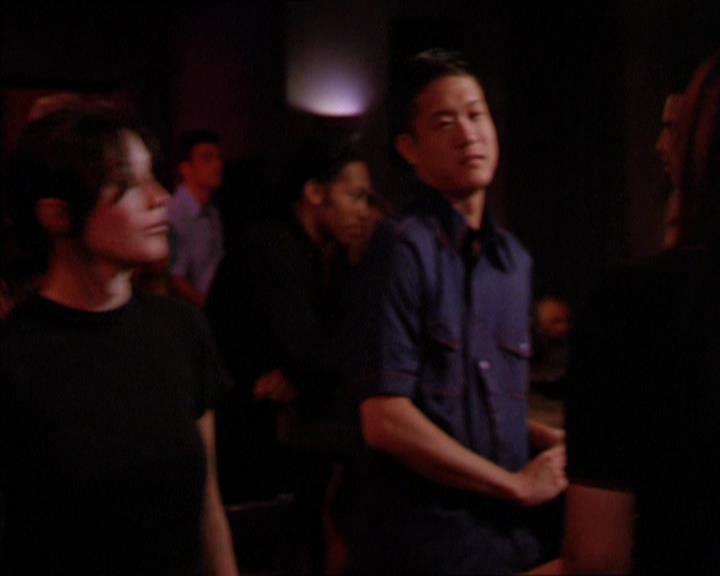 Charmed-Online_dot_net-2x05TheDevilsMusic1779.jpg