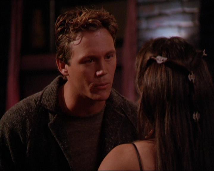 Charmed-Online_dot_net-2x05TheDevilsMusic1823.jpg