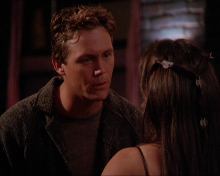 Charmed-Online_dot_net-2x05TheDevilsMusic1826.jpg