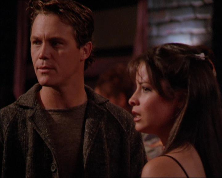 Charmed-Online_dot_net-2x05TheDevilsMusic1856.jpg