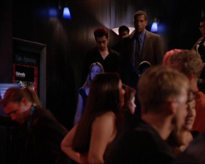 Charmed-Online_dot_net-2x05TheDevilsMusic1861.jpg