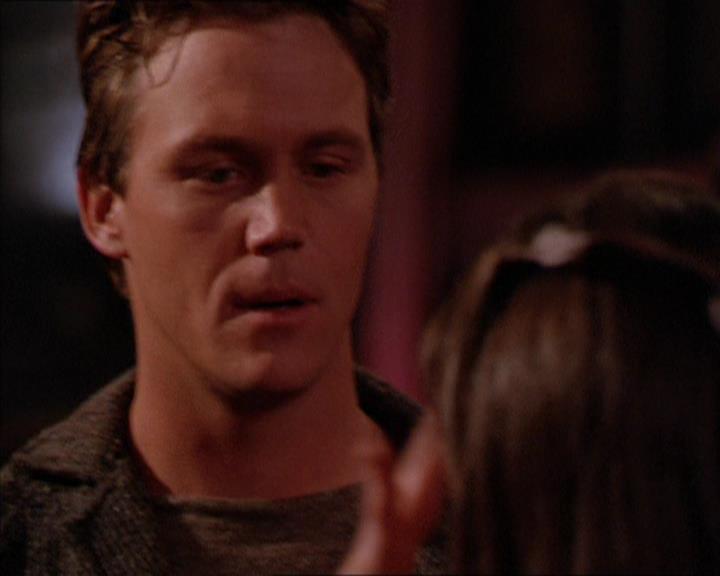Charmed-Online_dot_net-2x05TheDevilsMusic1866.jpg