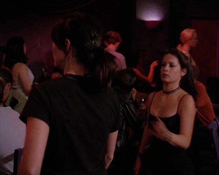 Charmed-Online_dot_net-2x05TheDevilsMusic1868.jpg