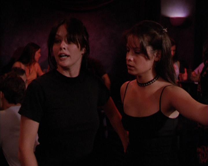Charmed-Online_dot_net-2x05TheDevilsMusic1872.jpg