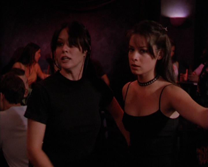 Charmed-Online_dot_net-2x05TheDevilsMusic1873.jpg