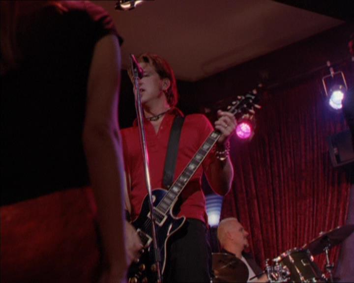 Charmed-Online_dot_net-2x05TheDevilsMusic1916.jpg