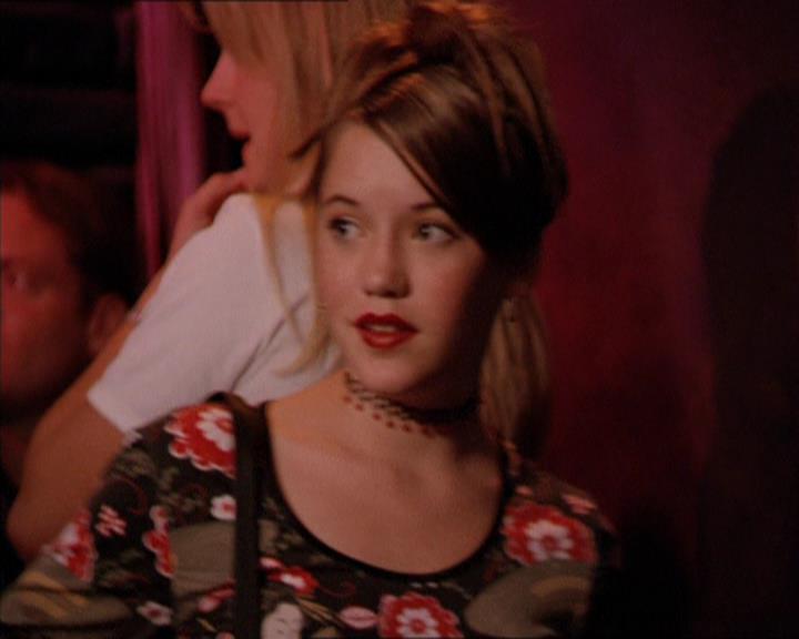 Charmed-Online_dot_net-2x05TheDevilsMusic1964.jpg
