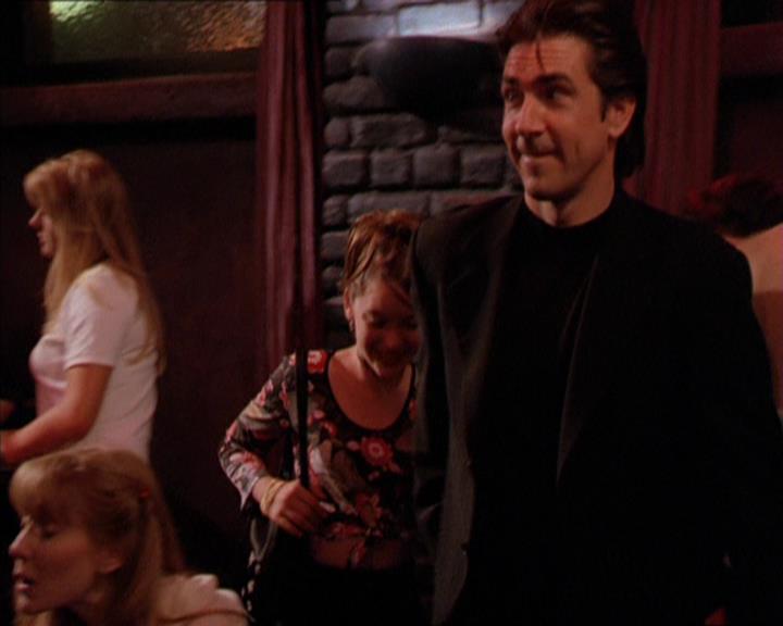 Charmed-Online_dot_net-2x05TheDevilsMusic2006.jpg