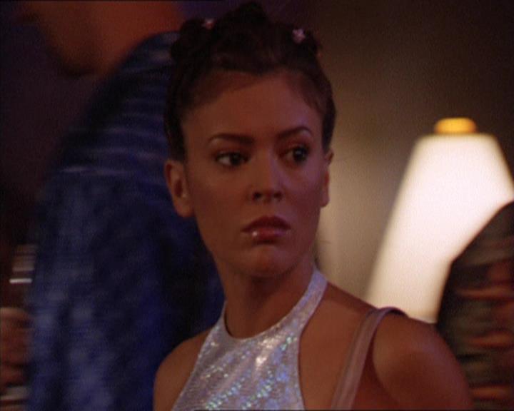 Charmed-Online_dot_net-2x05TheDevilsMusic2020.jpg