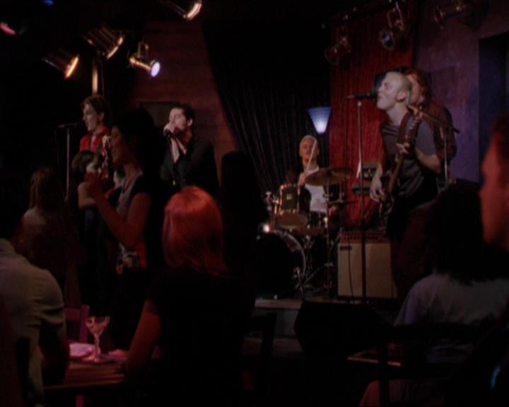 Charmed-Online_dot_net-2x05TheDevilsMusic2036.jpg