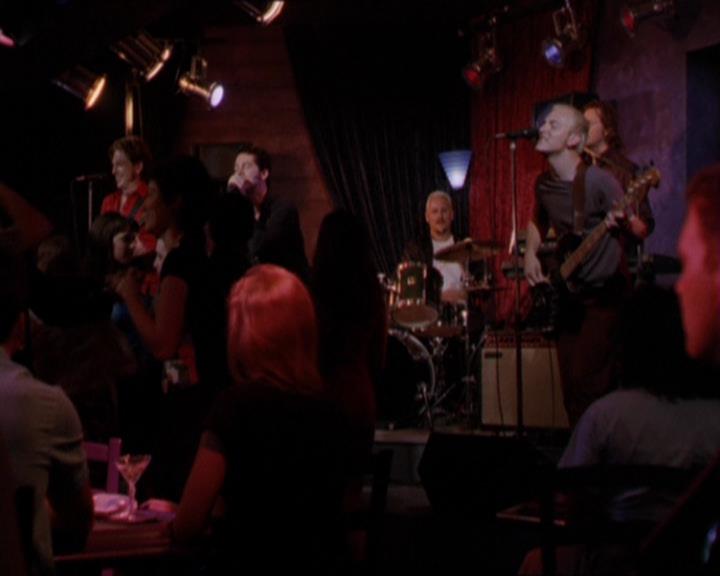 Charmed-Online_dot_net-2x05TheDevilsMusic2038.jpg