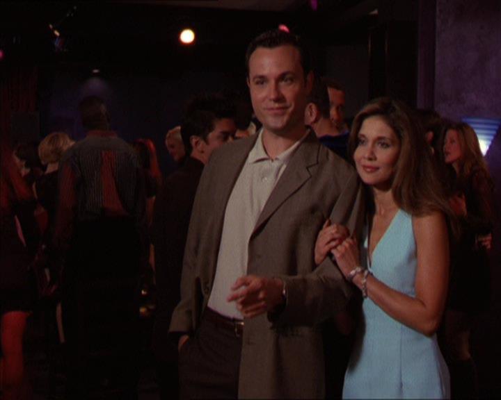 Charmed-Online_dot_net-2x05TheDevilsMusic2041.jpg