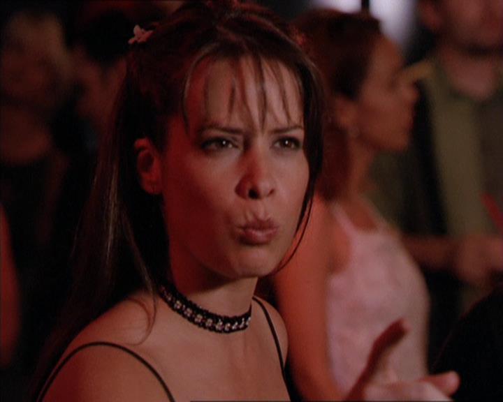Charmed-Online_dot_net-2x05TheDevilsMusic2042.jpg