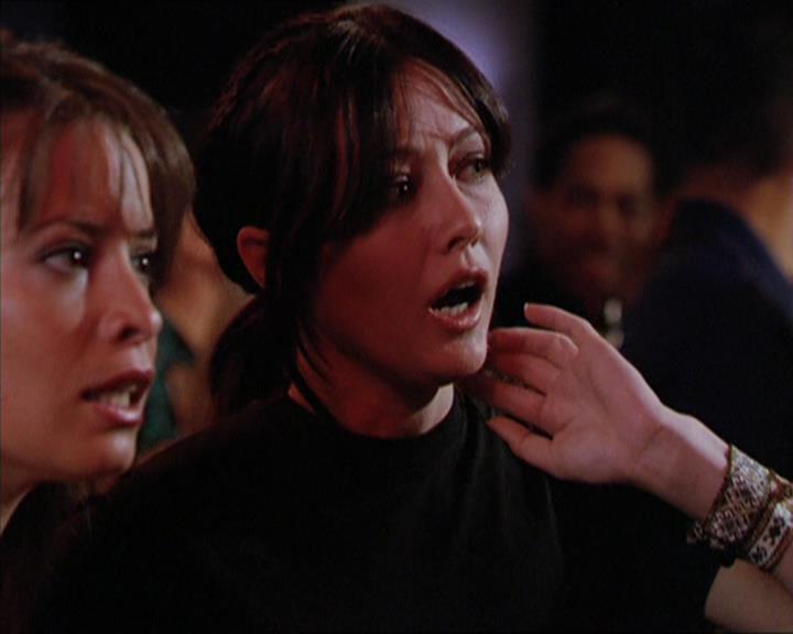 Charmed-Online_dot_net-2x05TheDevilsMusic2046.jpg