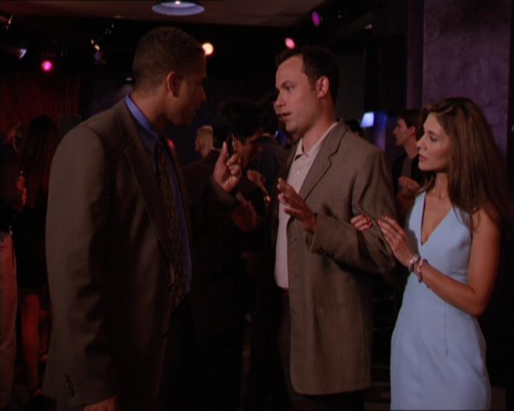 Charmed-Online_dot_net-2x05TheDevilsMusic2056.jpg