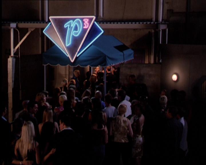 Charmed-Online_dot_net-2x05TheDevilsMusic2093.jpg