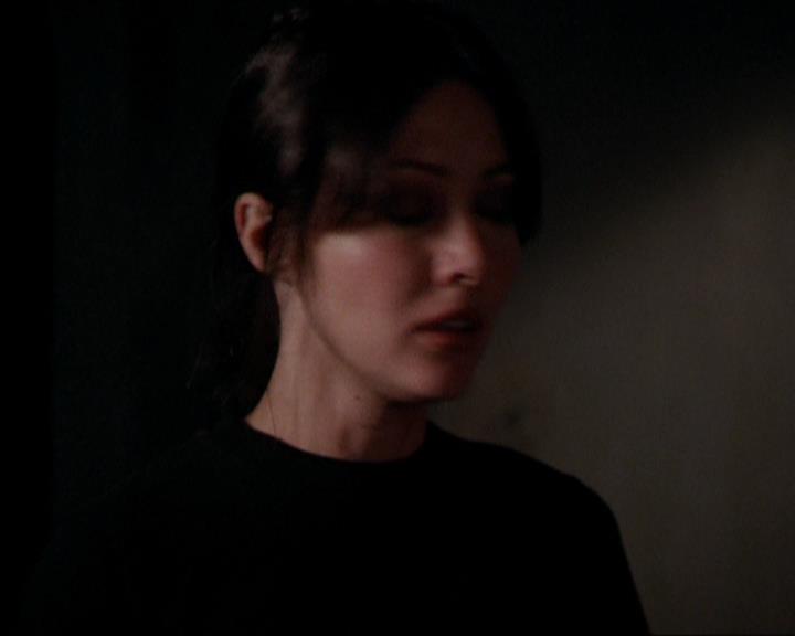 Charmed-Online_dot_net-2x05TheDevilsMusic2181.jpg