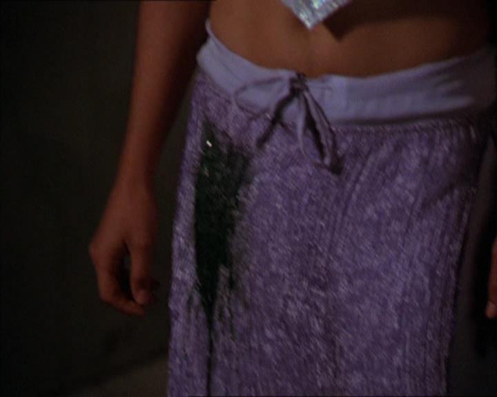 Charmed-Online_dot_net-2x05TheDevilsMusic2182.jpg