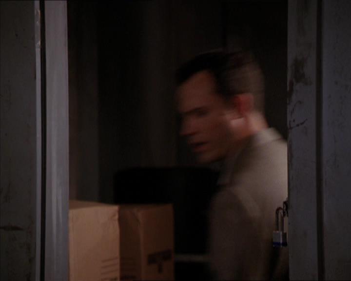 Charmed-Online_dot_net-2x05TheDevilsMusic2191.jpg