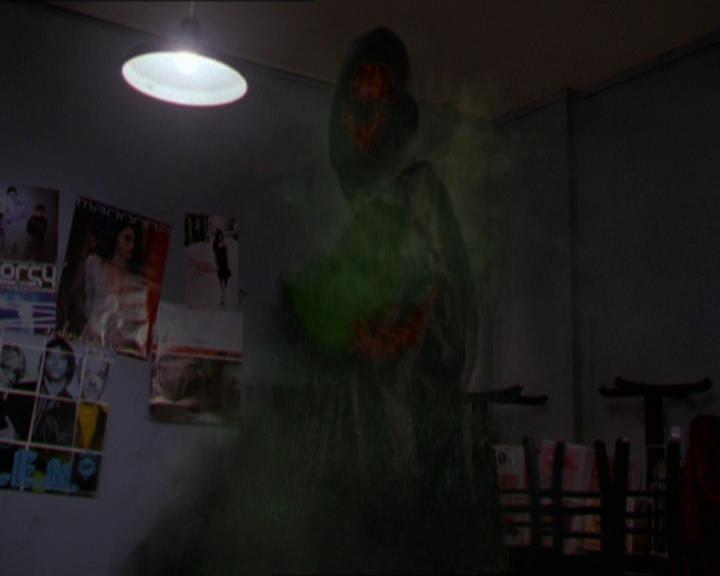 Charmed-Online_dot_net-2x05TheDevilsMusic2193.jpg