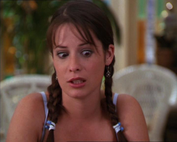 Charmed-Online_dot_net-2x05TheDevilsMusic2367.jpg