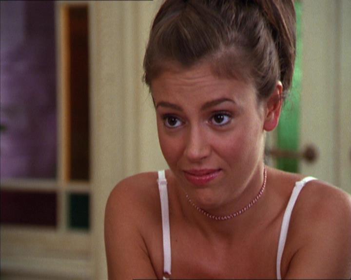 Charmed-Online_dot_net-2x05TheDevilsMusic2369.jpg