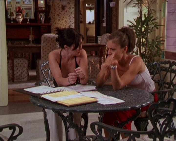 Charmed-Online_dot_net-2x05TheDevilsMusic2377.jpg