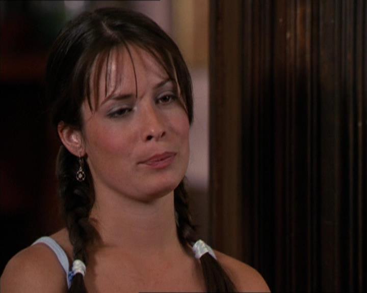 Charmed-Online_dot_net-2x05TheDevilsMusic2435.jpg