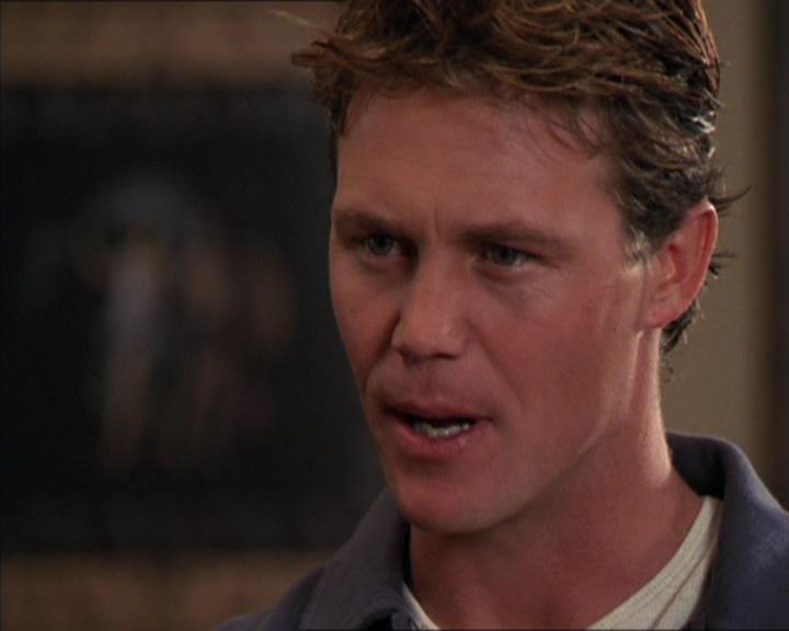 Charmed-Online_dot_net-2x05TheDevilsMusic2449.jpg
