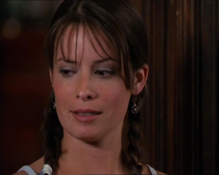 Charmed-Online_dot_net-2x05TheDevilsMusic2453.jpg