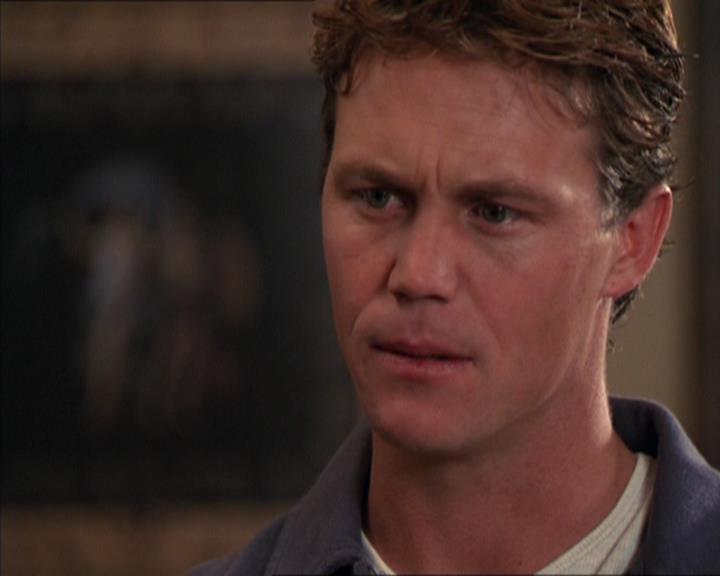 Charmed-Online_dot_net-2x05TheDevilsMusic2455.jpg