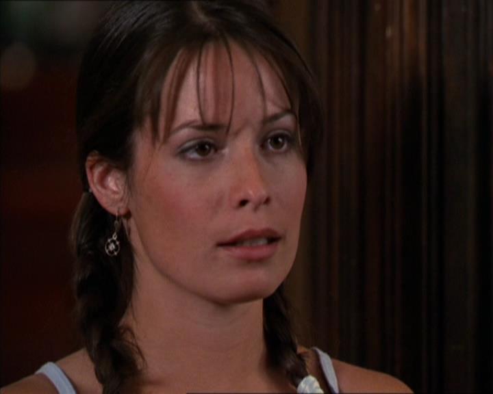 Charmed-Online_dot_net-2x05TheDevilsMusic2456.jpg