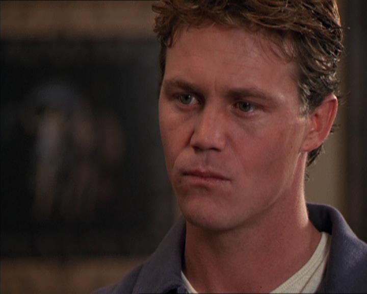 Charmed-Online_dot_net-2x05TheDevilsMusic2457.jpg