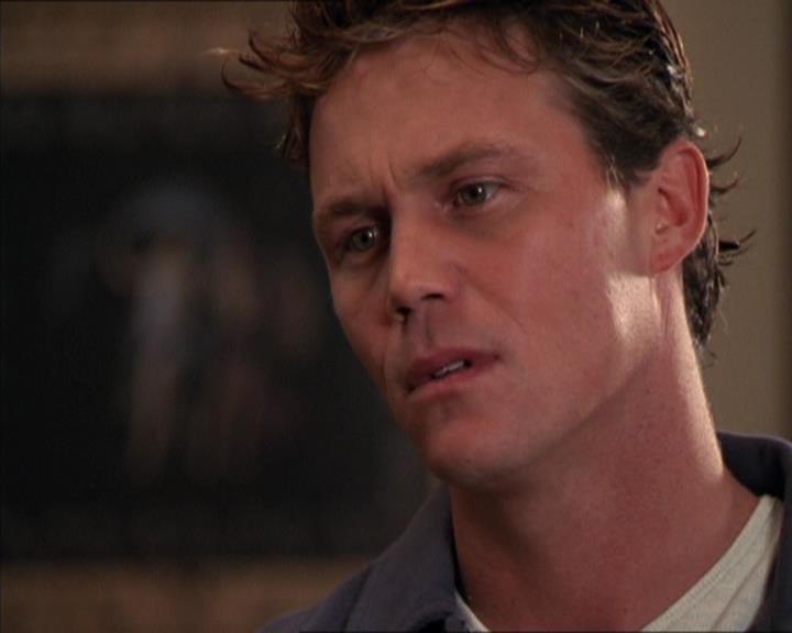 Charmed-Online_dot_net-2x05TheDevilsMusic2476.jpg
