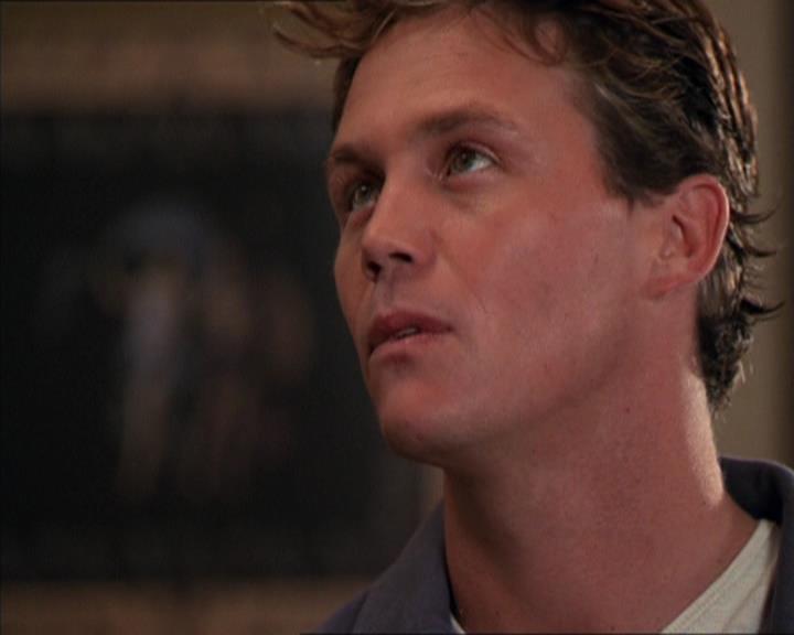 Charmed-Online_dot_net-2x05TheDevilsMusic2486.jpg
