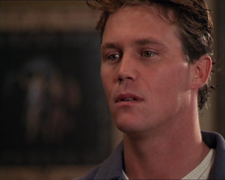 Charmed-Online_dot_net-2x05TheDevilsMusic2489.jpg