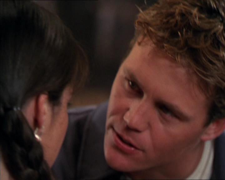 Charmed-Online_dot_net-2x05TheDevilsMusic2498.jpg