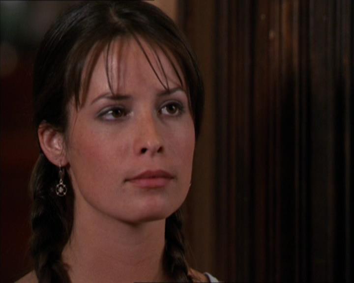 Charmed-Online_dot_net-2x05TheDevilsMusic2499.jpg