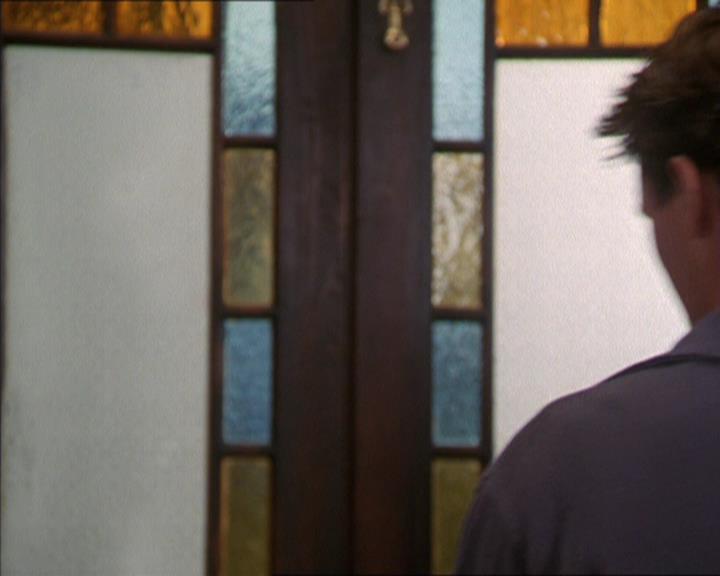 Charmed-Online_dot_net-2x05TheDevilsMusic2501.jpg