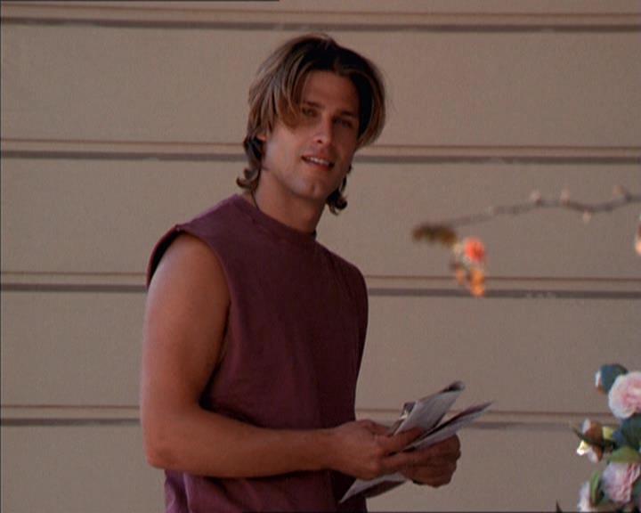Charmed-Online_dot_net-2x05TheDevilsMusic2527.jpg