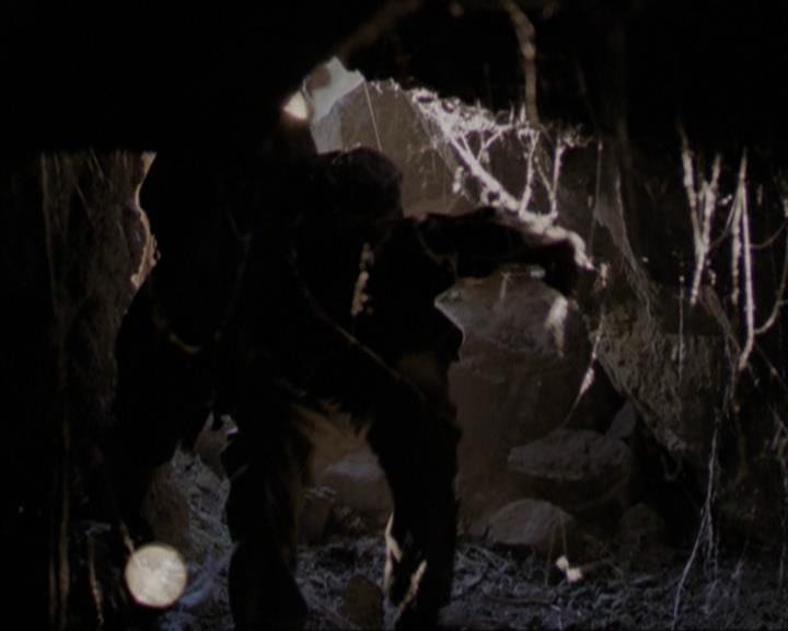 Charmed-Online-dot-net_206ThatOldBlackMagic0031.jpg
