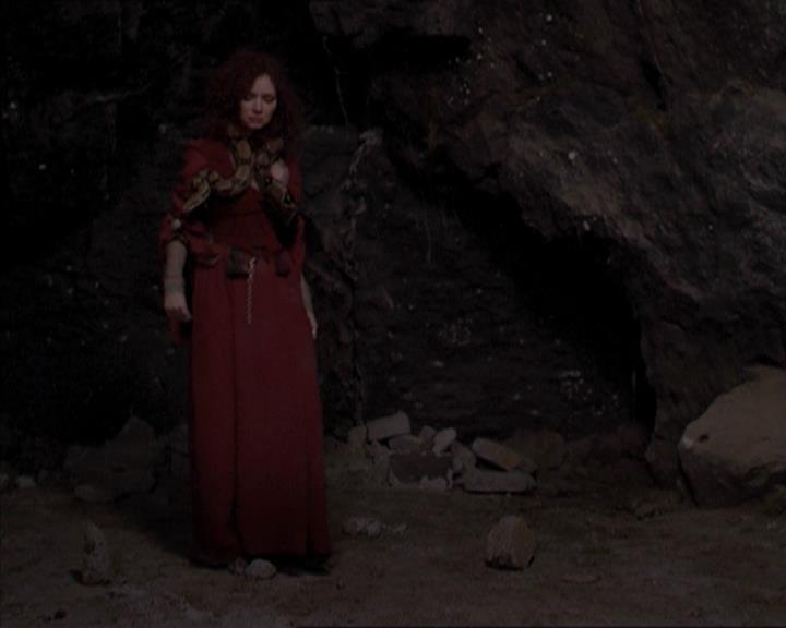 Charmed-Online-dot-net_206ThatOldBlackMagic0150.jpg