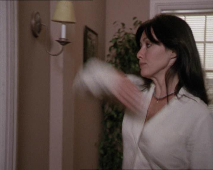 Charmed-Online-dot-net_206ThatOldBlackMagic0801.jpg
