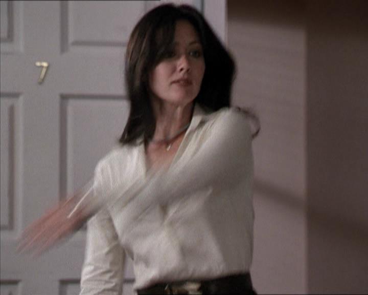 Charmed-Online-dot-net_206ThatOldBlackMagic0805.jpg