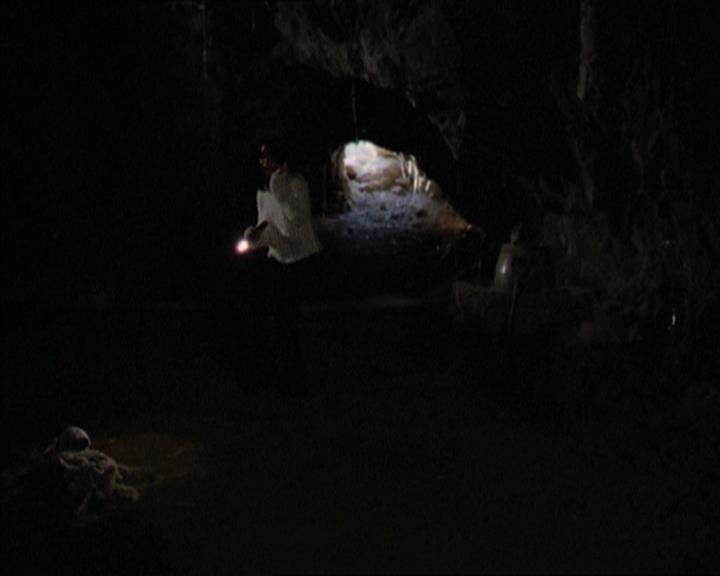 Charmed-Online-dot-net_206ThatOldBlackMagic1420.jpg